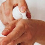 Sådan opnår du en sund hud med effektive ansigtspleje teknikker