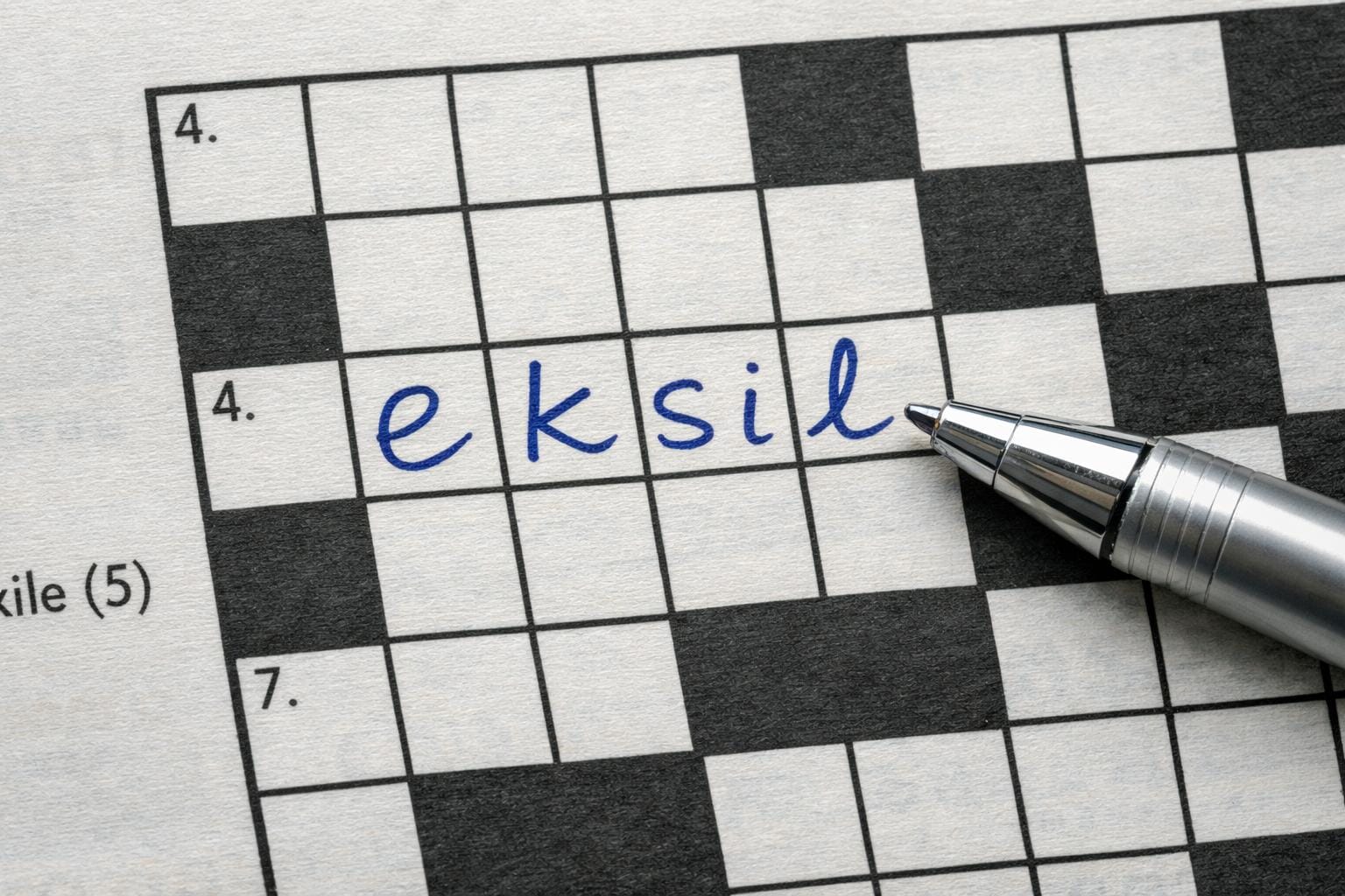 eksil krydsord