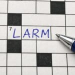 Larm krydsord – Løsninger og synonymer